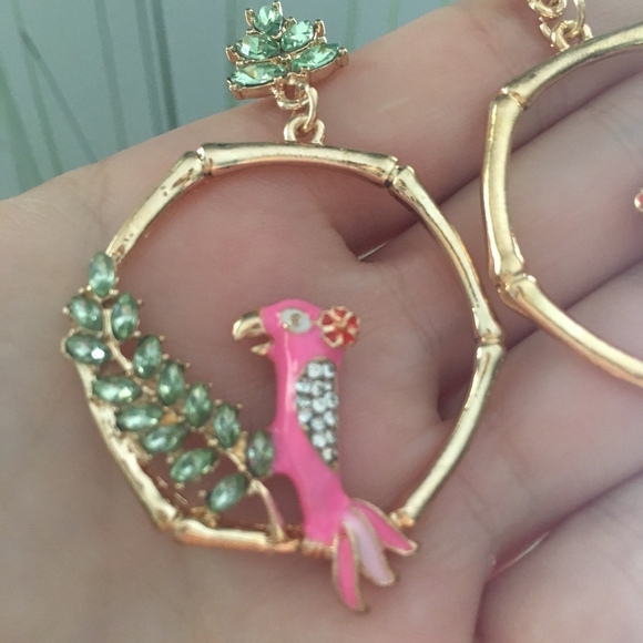 Bamboo Parrot Rhinestone Leaflet Hexagon Earrings - Picture 3 of 8